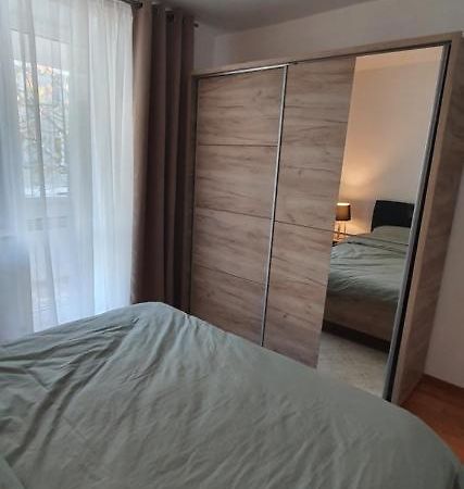 Apartament Chaplins 3 Camere Piatra Neamţ Extérieur photo