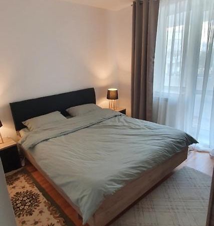 Apartament Chaplins 3 Camere Piatra Neamţ Extérieur photo