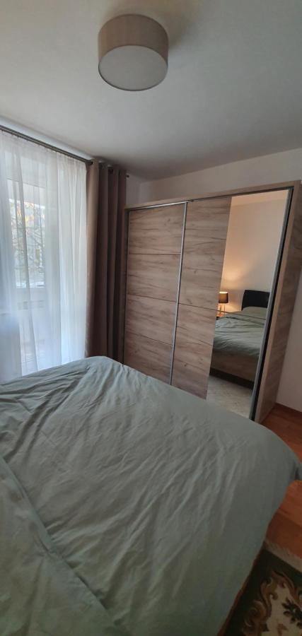 Apartament Chaplins 3 Camere Piatra Neamţ Extérieur photo