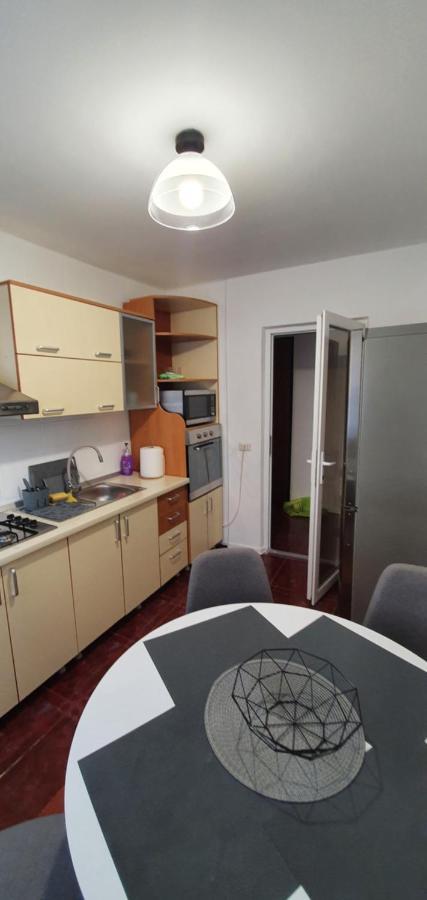 Apartament Chaplins 3 Camere Piatra Neamţ Extérieur photo