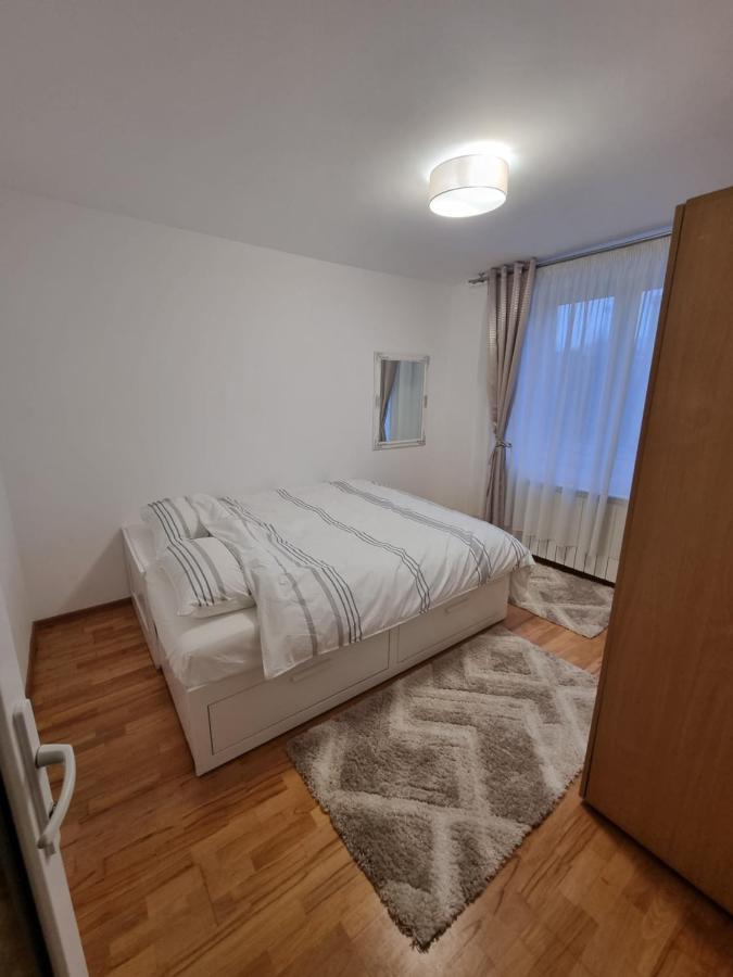 Apartament Chaplins 3 Camere Piatra Neamţ Extérieur photo