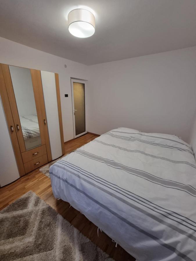 Apartament Chaplins 3 Camere Piatra Neamţ Extérieur photo